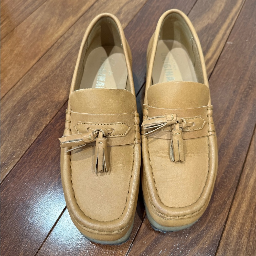 Clark’s Originals Wallabee Tan Women’s Loafers